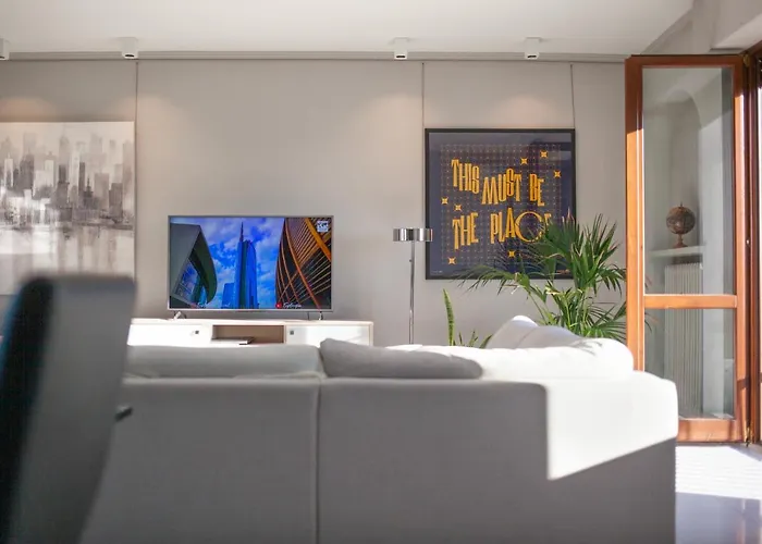 Stelvio Rooftop - Penthouse Skyline With Terrace And Jacuzzi